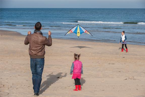 Einen Drachen steigen lassen am Strand | Vakantiepark Callassande